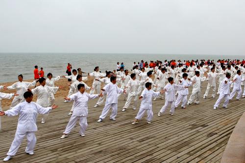 太極操太極推手的不同練習方法