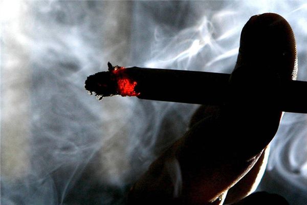 經常抽煙小心肝臟出問題