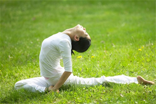 告別駝背 就做10個瑜伽動作