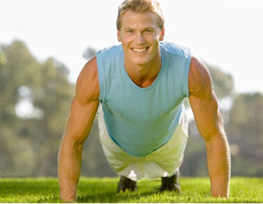 中年人練俯臥撐要謹慎