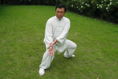 太極拳是心身俱練神形雙修的保健運動