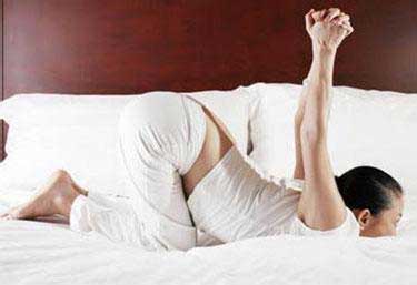 睡前運動 緩解疲勞又健身 睡前運動 緩解疲勞又健身