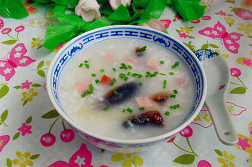 皮蛋火腿粥的做法_功效