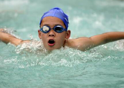 為什麼遊完泳眼睛會發紅?