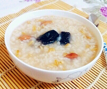 常喝燕麥紅棗粥 補血補氣不再難