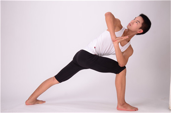 word天!男人練瑜伽竟有這麼多好處