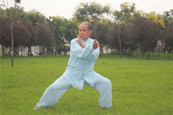 練習太極拳的要領 太極拳對姿勢的要求